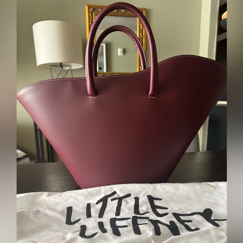 LITTLE LIFFNER
NWOT. Tulip shoulder bag (Burgundy)